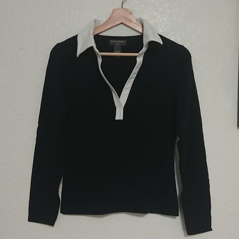 Banana Republic white collar black top M